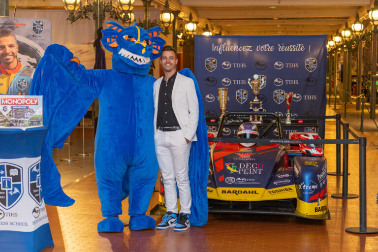 Nouvelle étape: Kévin Petit, Pilote de Course de Côtes, devient Parrain de notre école de commerce – TIHS Business School