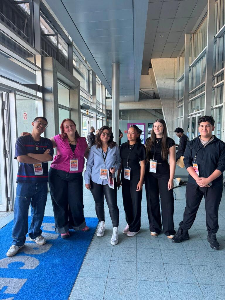 Une Journée Inoubliable pour nos ÉTUDIANTS de TIHS au Flor FM Live Concert – TIHS Business School